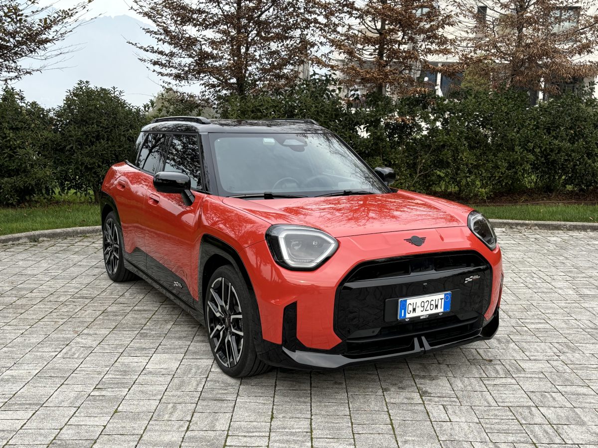 Nuova Mini Aceman, crossover che unisce Cooper e Countryman